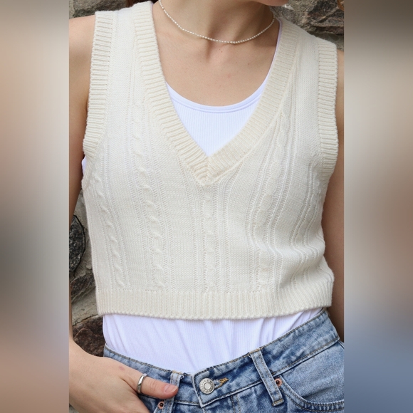 Cream Cropped Bluenotes Sweater Vest - Picture 3 of 7
